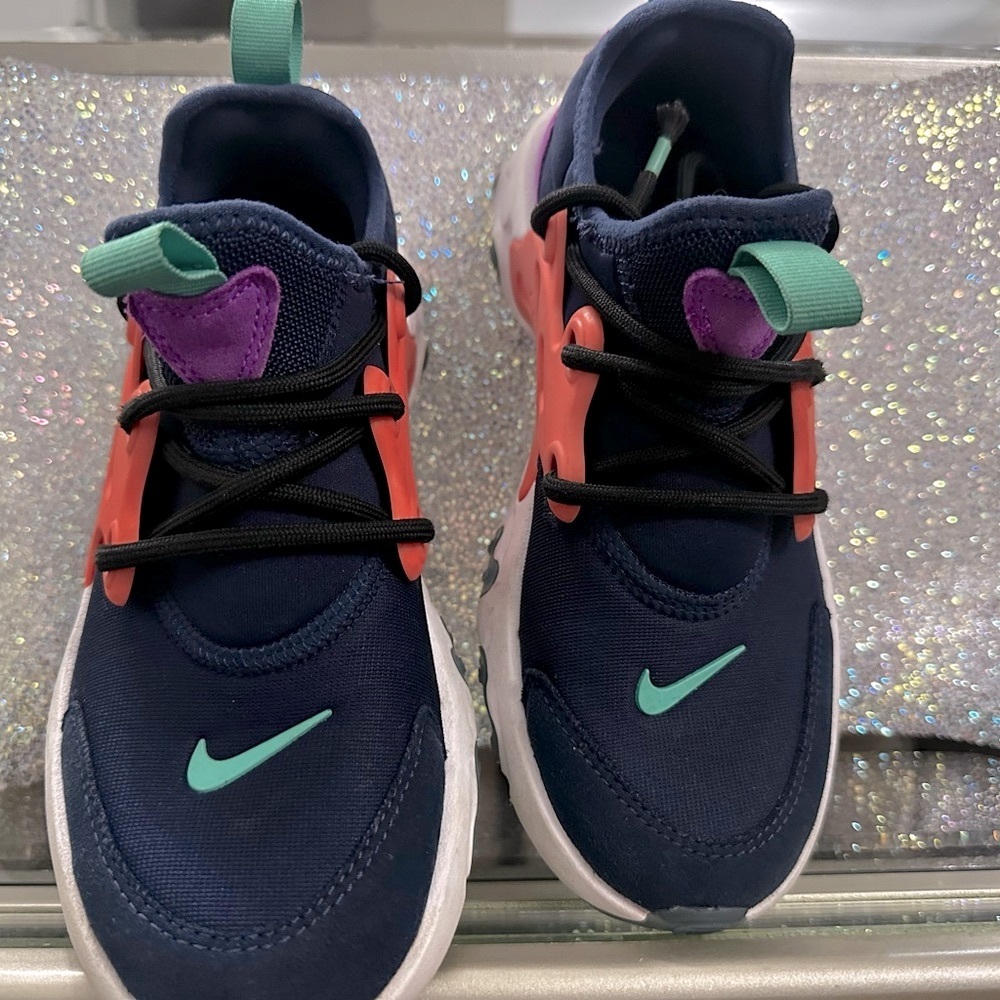 Nike Kids sneakers Navy, CORAL, PURPLE & SEAFOAM size 2